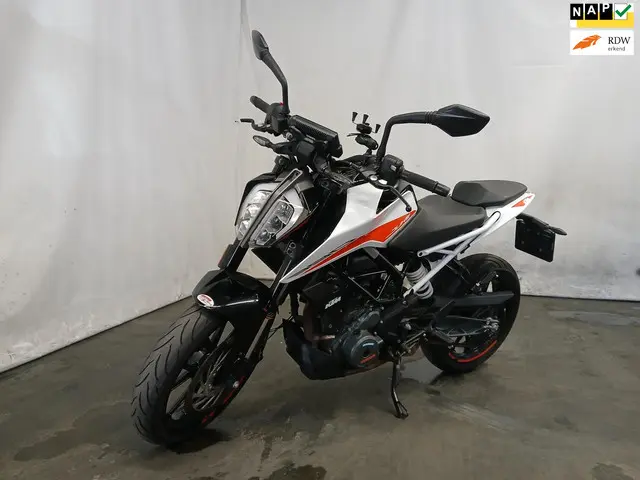 KTM 390 Tour Duke ABS SCHADE!! 2023 Benzine