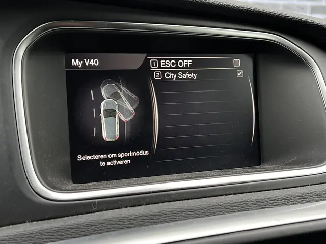 Volvo V40 T2 Nordic+ 2017 Benzine 23