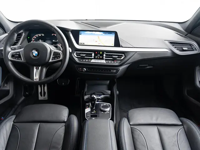 BMW 1 Serie 5-deurs M135i xDrive 2024 Benzine 7