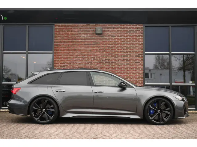 Audi RS6 Avant 4.0 TFSI quattro 2022 Benzine 48