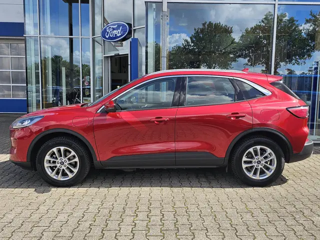 Ford Kuga 2.5 PHEV Titanium 2023 Hybride Benzine 2