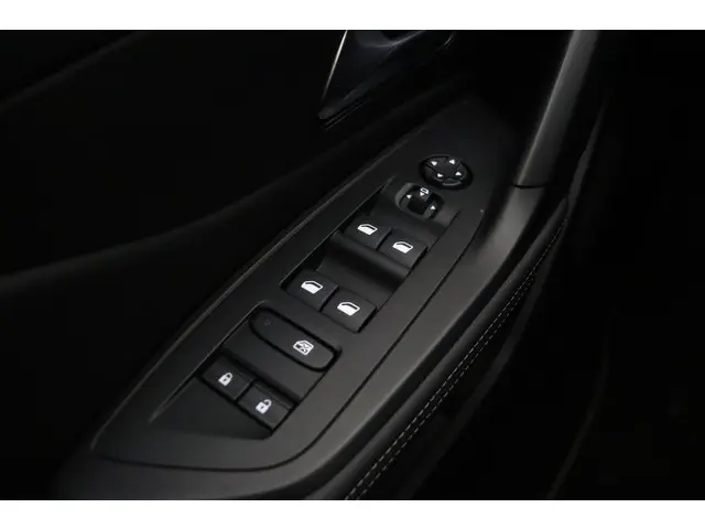 Peugeot 408 1.2T 130pk Automaat Allure GT 2024 Benzine 20