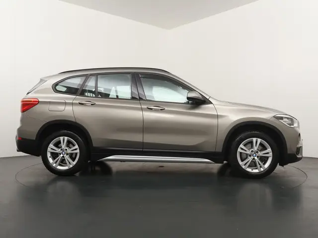 BMW X1 sDrive20i 192pk High Executive 2016 Benzine 6