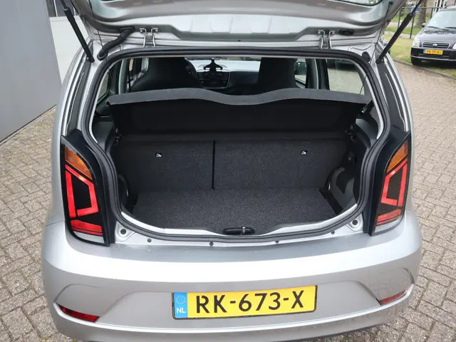 Volkswagen up! 1.0 BMT move up! 2018 Benzine 17