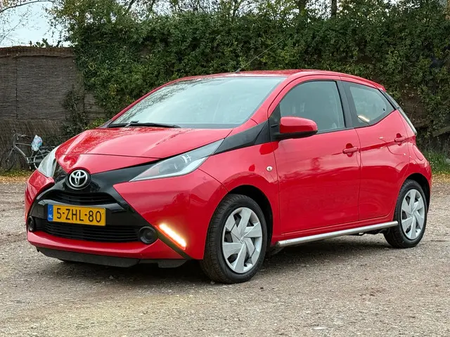 Toyota Aygo 1.0 VVT-i x-play/SIDE BARS 2015 Benzine 22