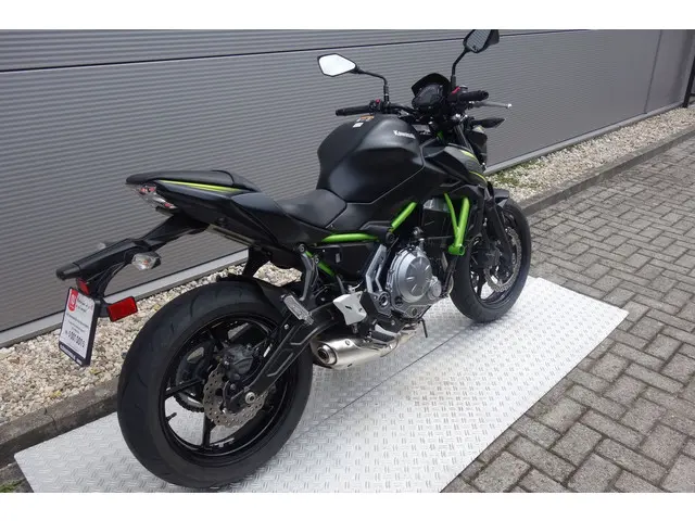 Kawasaki Z650 ABS 2019 Benzine 3