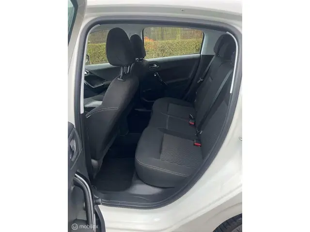 Peugeot 208 1.2 PureTech Blue Lion 2017 Benzine 11
