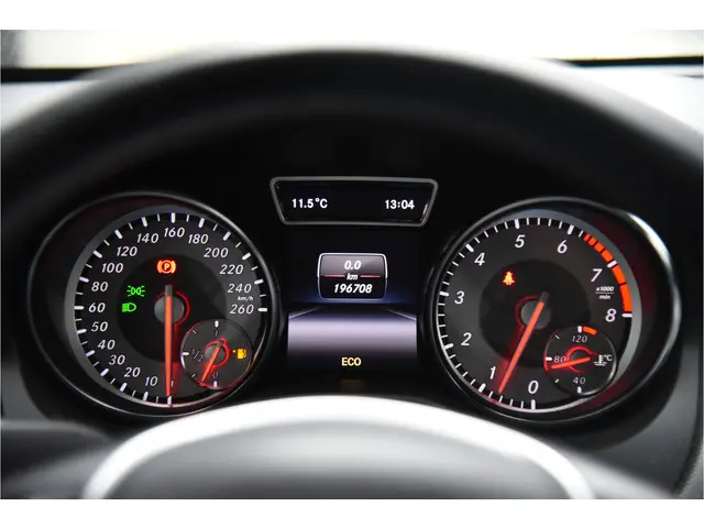 Mercedes-Benz CLA 180 BlueEFF. Ambition 2014 Benzine 8