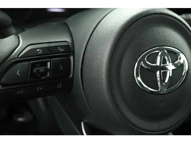 Toyota Yaris 1.5 Hybrid Active 2023 Hybride Benzine 19