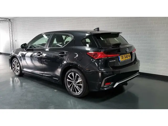 Lexus CT 200h Business Line / Trekhaak 2018 Hybride Benzine 3