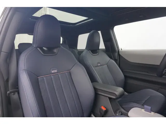 MINI 3-Deurs Cooper C 2024 Benzine 8