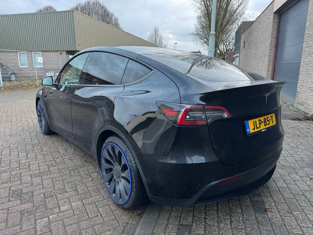 Tesla Model Y Performance AWD 75 kWh 2022 Elektrisch 4