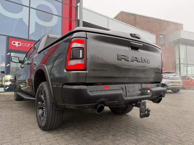 Dodge Ram 1500 5.7 V8 4x4 Crew Cab 2019 Benzine 8