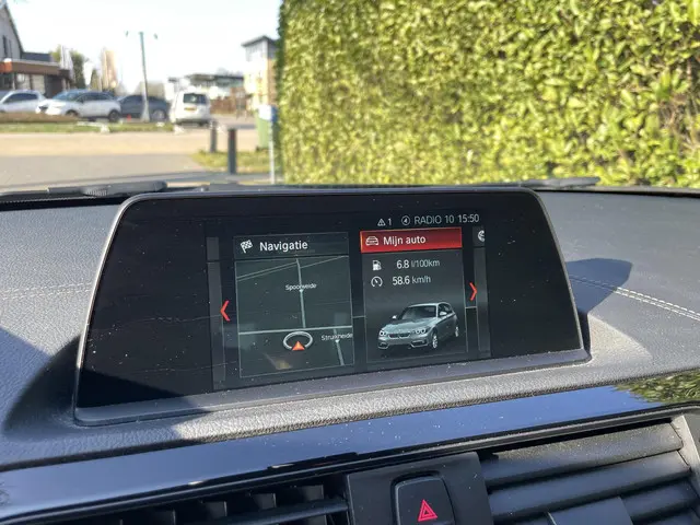 BMW 1 Serie 116i High Executive 2019 Benzine 9