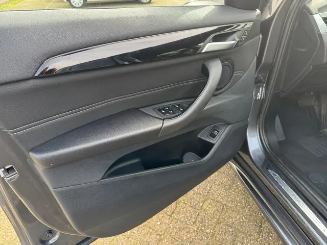 BMW X1 sDrive18i High Executive Aut- 2017 Benzine 17