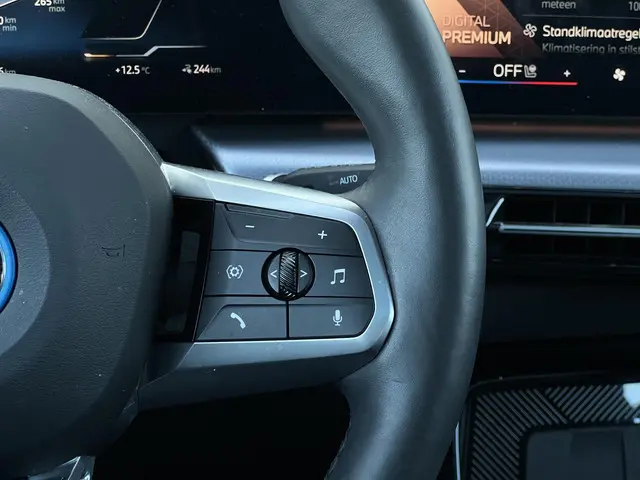 BMW iX2 xDrive30 67 kWh 2024 Elektrisch 16
