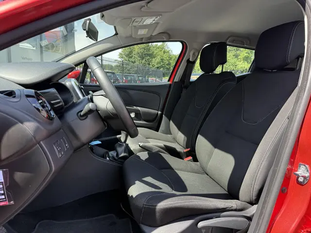 Renault Clio 0.9 TCe Limited 2016 Benzine 6