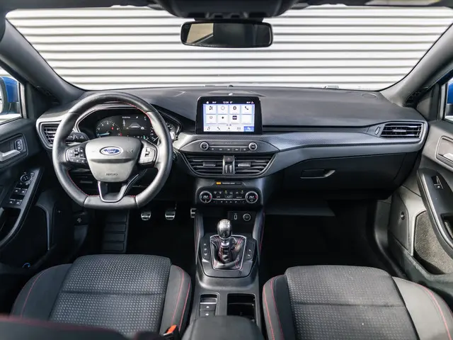 Ford Focus 1.0 EcoBoost ST Line Business 2019 Benzine 16