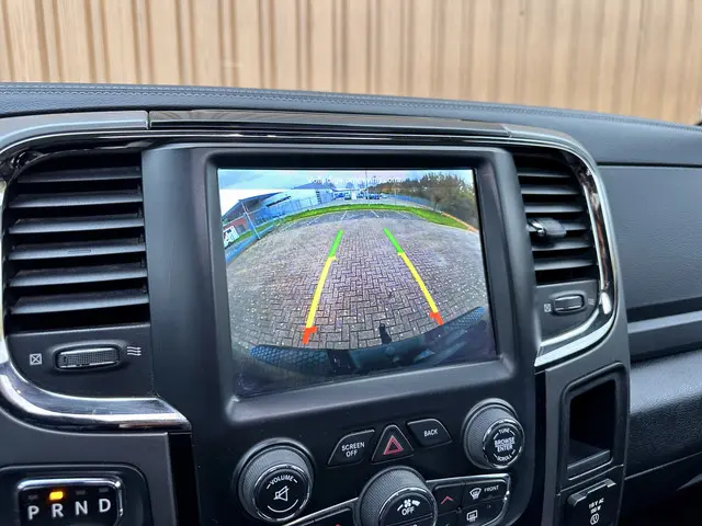 Dodge Ram 1500 5.7 V8 4x4 Quad Cab 6'4 Sport 2018 LPG/Gas 23