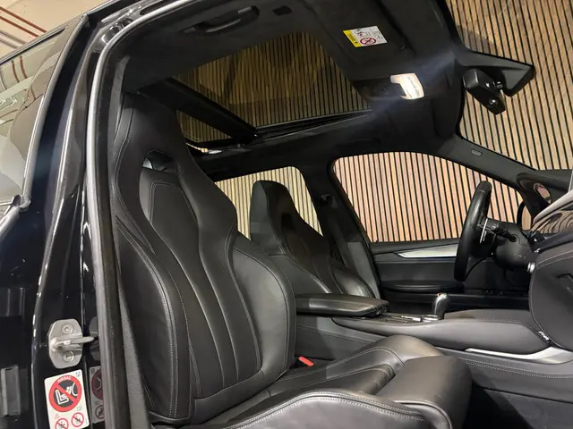 BMW X5 M - Nwe motor BMW dealer onderhouden 2016 Benzine 33