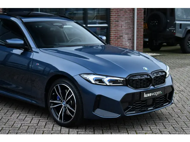 BMW 3 Serie Touring 330e M-Sport 2025 Hybride Benzine 45