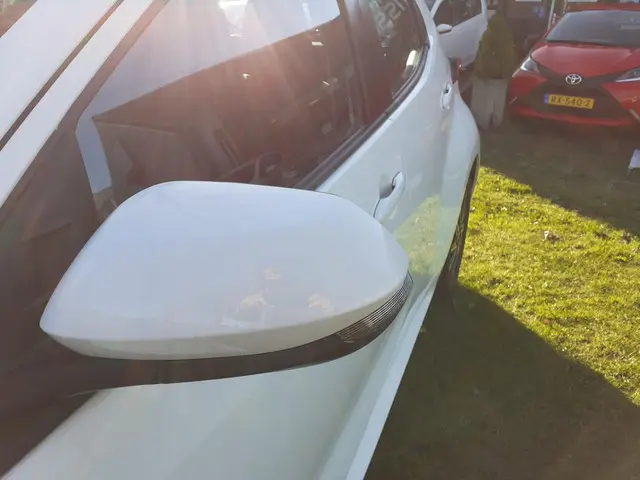 Toyota Yaris 1.5 Hybrid Dynamic 2020 Hybride Benzine 23