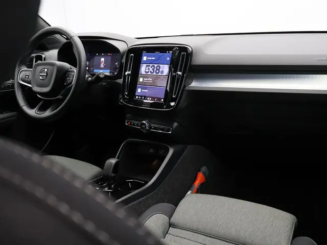 Volvo XC40 2.0 B4 Plus Dark 2025 Benzine 3