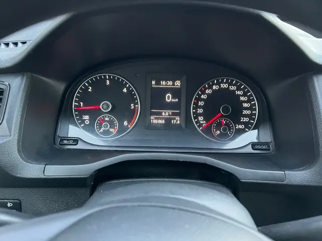 Volkswagen Caddy 2.0 TDI L1H1 BMT Trendline 2016 Diesel 18