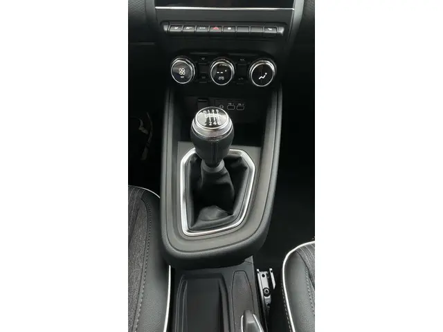Mitsubishi Colt 1.0T MT Instyle 2025 Benzine 9