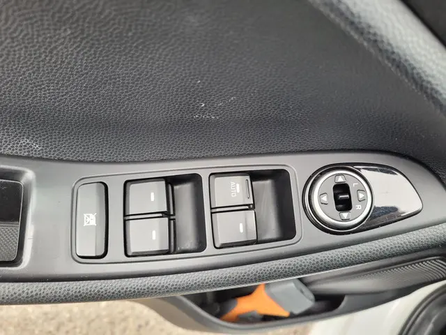 Hyundai i20 1.0 T-GDI Go! 2016 2016 Benzine 15