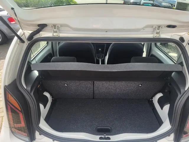 Volkswagen up! 1.0 BMT move up! 2018 Benzine 8