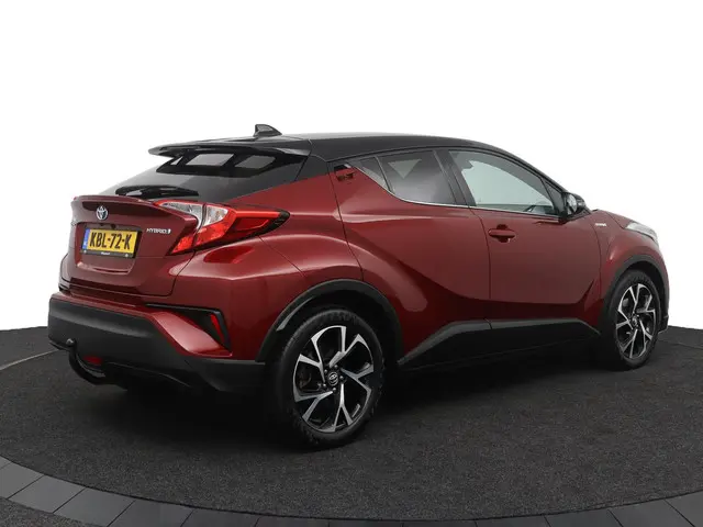 Toyota C-HR 2