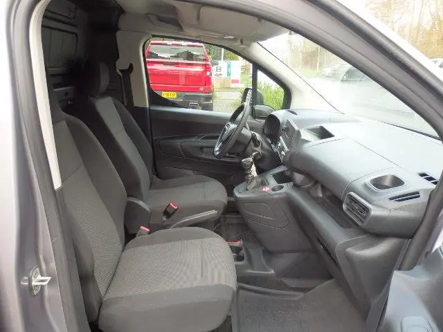Opel Combo 1.5D L1H1 100 PK AIRO CRUISE PDC 2022 Diesel 12