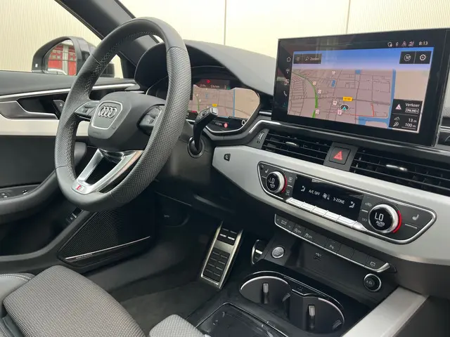 Audi A4 Avant 40 TFSI S-Line Competition 2023 Benzine 13