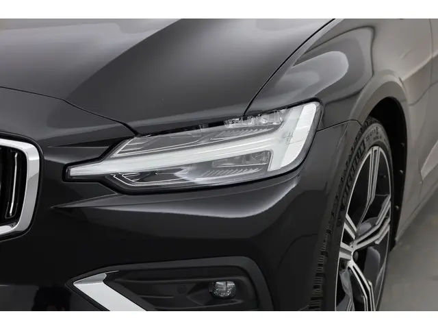 Volvo V60 2.0 T4 Inscription 2020 Benzine 24