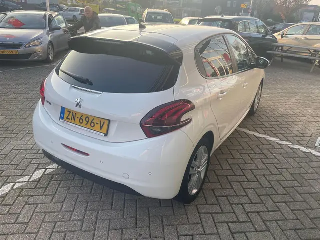 Peugeot 208 2