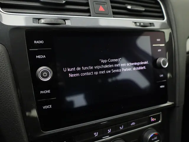 Volkswagen e-Golf E-DITION 100kW/136PK 2020 Elektrisch 23