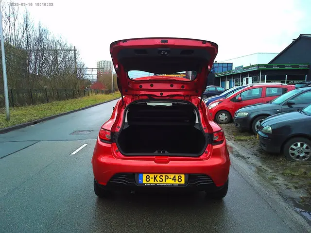 Renault Clio 0.9 TCe Expression (NAVI +Airco ) 2013 Benzine 9