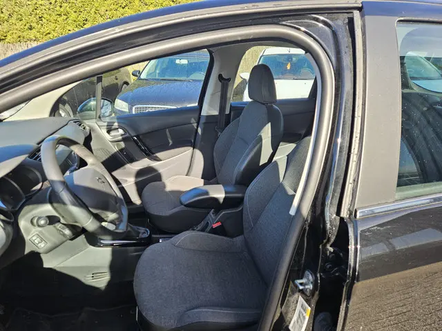 Citroën C3 1.2 PureTech Collection 2015 Benzine 9