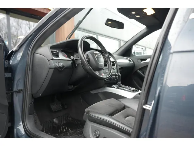 Audi A4 Avant 3.0 TFSI S4 quattro Pro Line 2013 Benzine 8