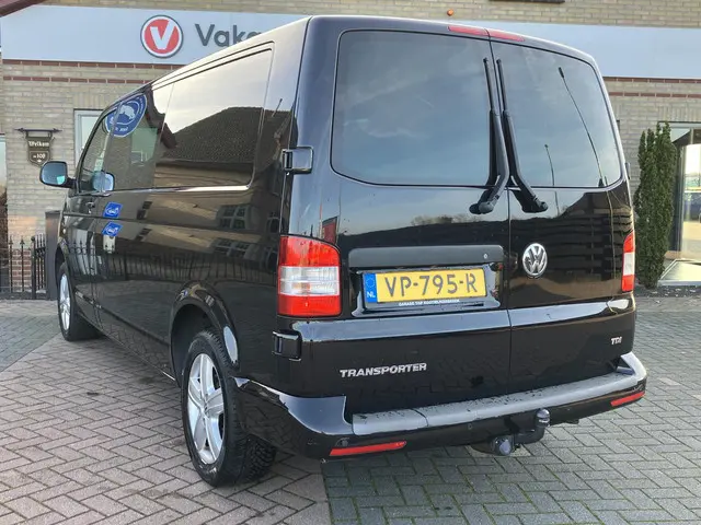 Volkswagen Transporter 2.0 TDI L2H1 DC 2015 Diesel 11