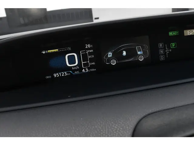 Toyota Prius 1.8 Black Edition 2018 Hybride Benzine 16