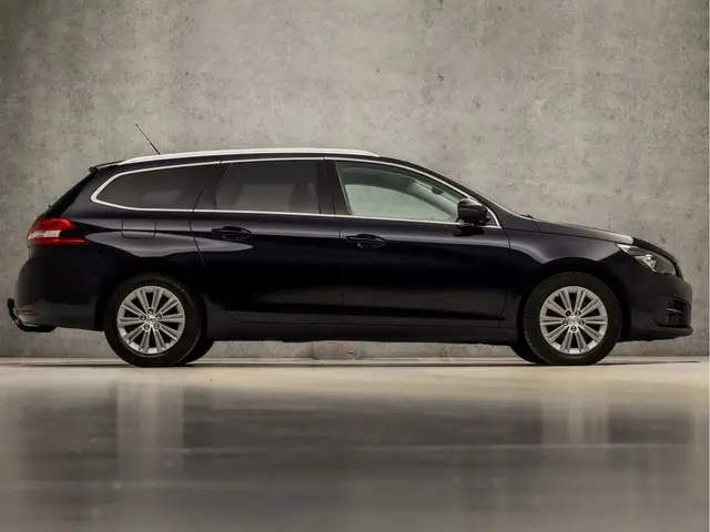 Peugeot 308 SW 1.2 PureTech Sport 2018 Benzine 4