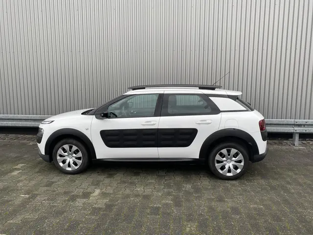 Citroën C4 Cactus 1.2 PureTech Feel 2015 Benzine 9