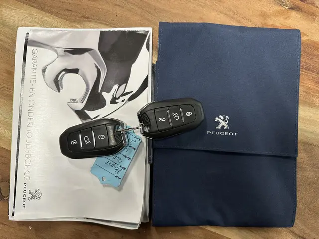 Peugeot 208 1.2 PureTech GT-Line 2020 Benzine 37