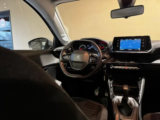 Peugeot 208 1.2 PureTech Active Pack 2022 Benzine 9