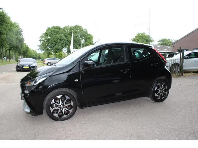 Toyota Aygo 1.0 VVT-i x-joy 2020 Benzine 12