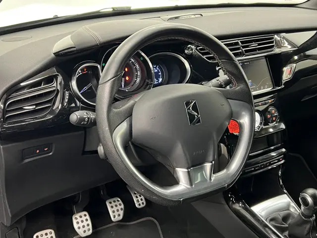 DS DS 3 1.2 PureTech Performance Line 2018 Benzine 2