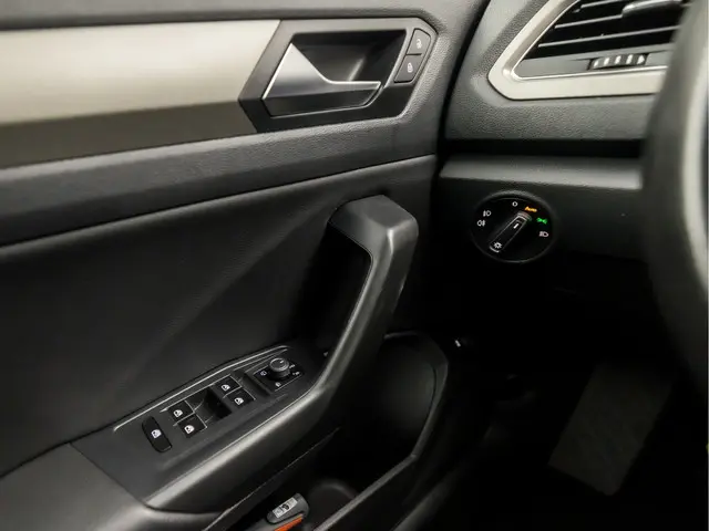 Volkswagen T-Roc 1.0 TSI Luxury Sport 2021 Benzine 22