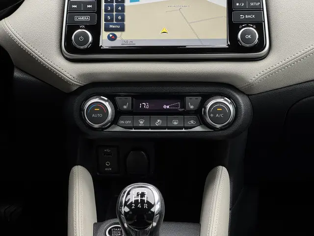 Nissan Micra 0.9 IG-T Tekna 2017 Benzine 19